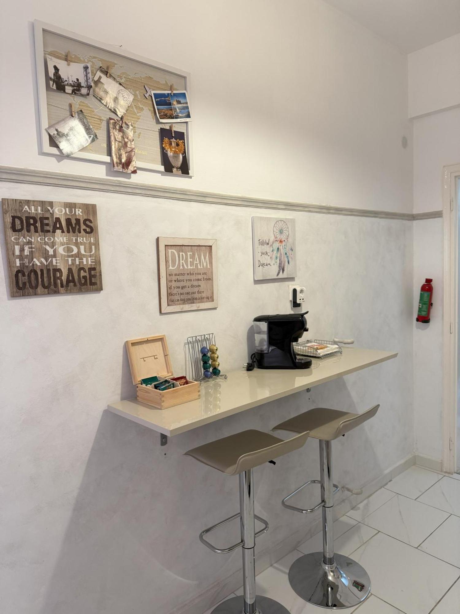 2 Bedrooms Apartment Center Of Athens 4 Min Subway المظهر الخارجي الصورة